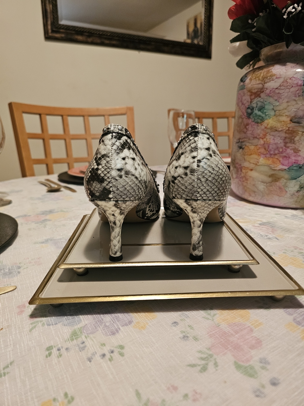 Women’s Snake-Print Pointed Toe Pumps in Black & White. 8.5 W. Open To Offer - Picture 4 of 5